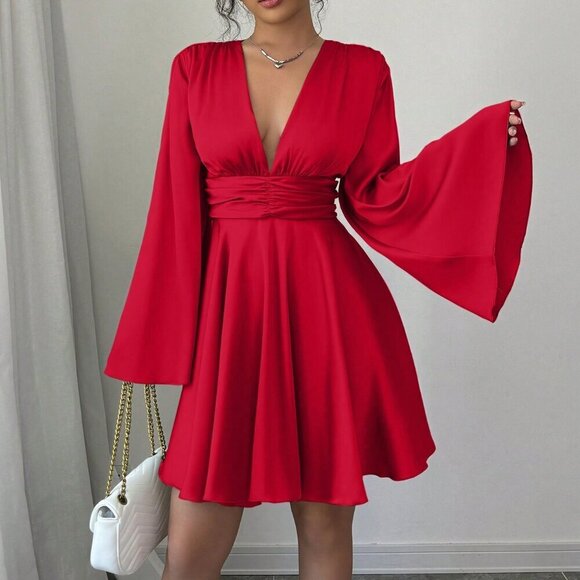 Red Elegant Women's V-Neck Long Bell Sleeves Ruched Waist Satin Party Dress - Picture 1 of 6